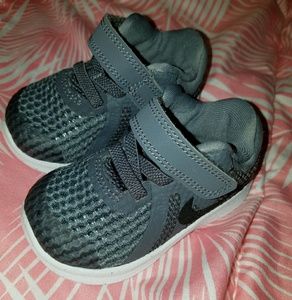 Nike toddler shoes